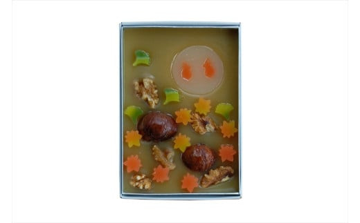 【秋の紅葉と満月に浮かぶうさぎ。絵画のような“進化系ネオ和菓子”】“安納芋”の芋羊羹「錦秋の月」 創業昭和10年 小田原 伊勢屋〈出荷時期:2025年10月1日～2025年11月30日〉【 和菓子店 神奈川県 小田原市 】