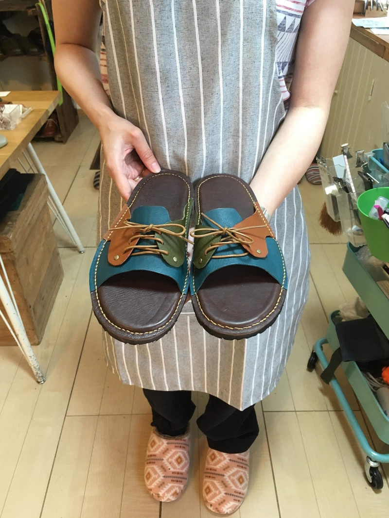 【レザーサンダル】ワークショップ体験チケット【革細工 イタリアンレザー オリジナル革履物 牛革 豚革 靴１個 ベジタブルタンニン 革細工体験　8時間程度 手作り 靴工房 工房 国産レザー 神奈川県 小田原市 】