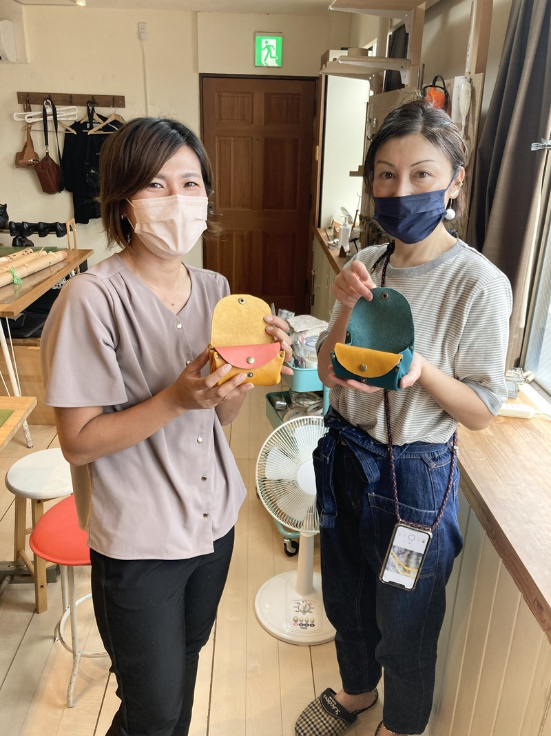 【ミニミニウォレット】ワークショップ体験チケット【革細工 革小物 イタリアンレザー オリジナル革小物 牛革 豚革 財布１個 ベジタブルタンニン 革細工体験　3時間程度 手作り 靴工房 工房 神奈川県 小田原市 】