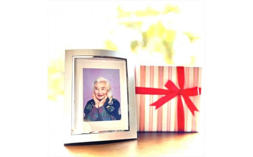 シニア向け出張撮影【小田原市在住のモデルさん限定】【ヘアメイク メイク 仕度手伝い プレゼント 親孝行 写真 写真撮影 写真加工　L版プリント  美肌加工 記念 記念撮影 記念写真 予約制 事前予約 写真データ 神奈川県 小田原市 】