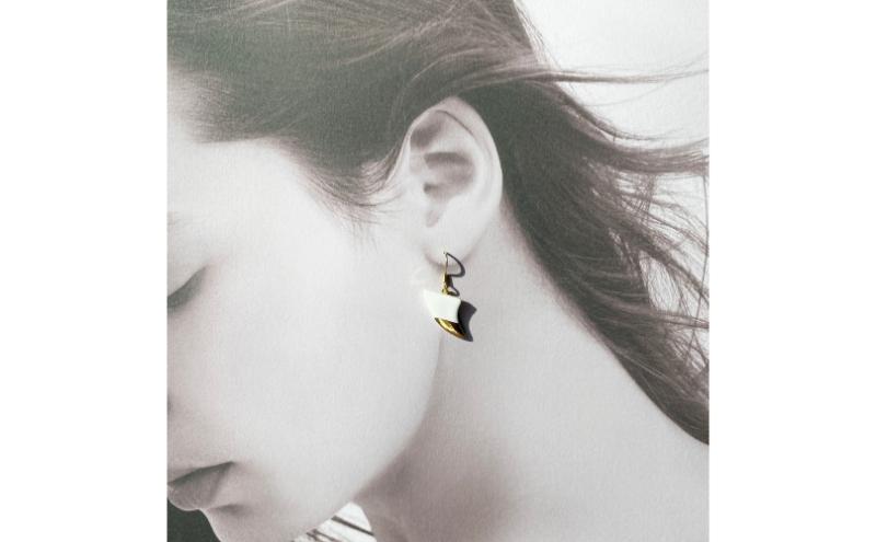 【ふるさと納税】茅ヶ崎市 湘南 陶磁器 ピアス 上品 かわいい レディース ギフト プレゼント 誕生日 母の日 お祝い サマーギフト ゴールド 金 アート アクセサリー Artopus.SHONAN イヤリング フィン ホワイト