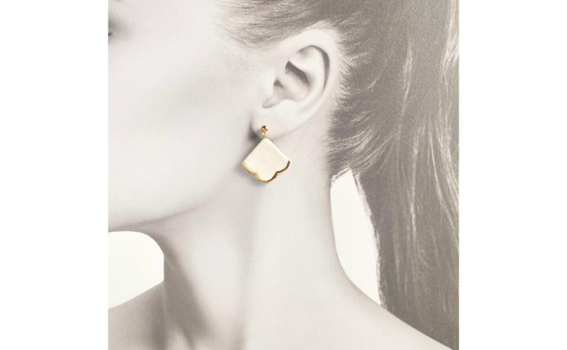 【ふるさと納税】茅ヶ崎市 湘南 陶磁器 ピアス 上品 かわいい レディース ギフト プレゼント 誕生日 母の日 お祝い サマーギフト ゴールド 金 アート アクセサリー Artopus.SHONAN イヤリング 松 ホワイト