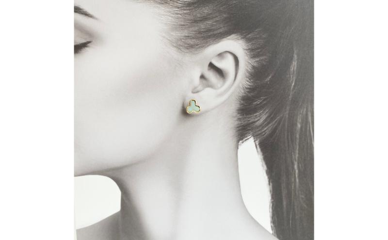 【ふるさと納税】茅ヶ崎市 湘南 陶磁器 ピアス 上品 かわいい レディース ギフト プレゼント 誕生日 母の日 お祝い サマーギフト ゴールド 金 アート アクセサリー Artopus.SHONAN イヤリング ファミリア ライトブルー