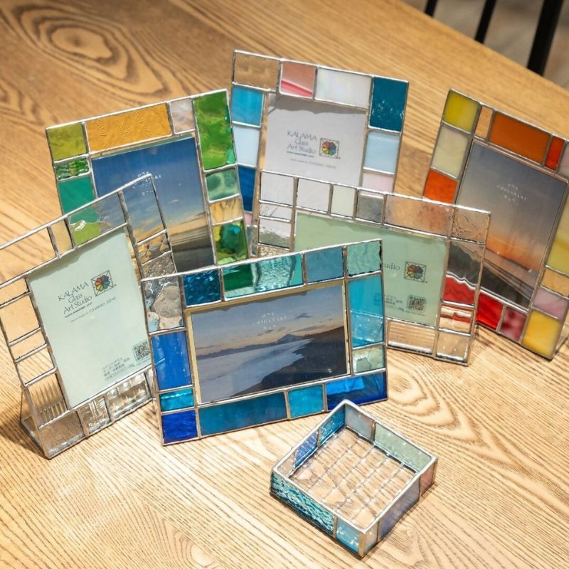 ステンドグラス　モザイクアート写真立て（オレンジ）【縦置き】 インテリア 小物 置き物 フォトフレーム 暖色 アソートカラー ハンドメイド アート作品