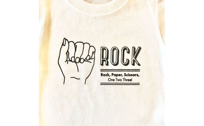 3人兄弟姉妹でおそろい/じゃんけん ROCK×PAPER×SCISSORS プリント/ Tシャツ3枚組ギフトセット【出産祝い・誕生日・ギフト・プレゼント】（80cm×130cm×140cm）