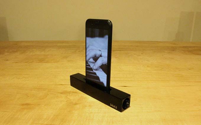 Premium 木製iPhone スティック スピーカー・ピアノブラック