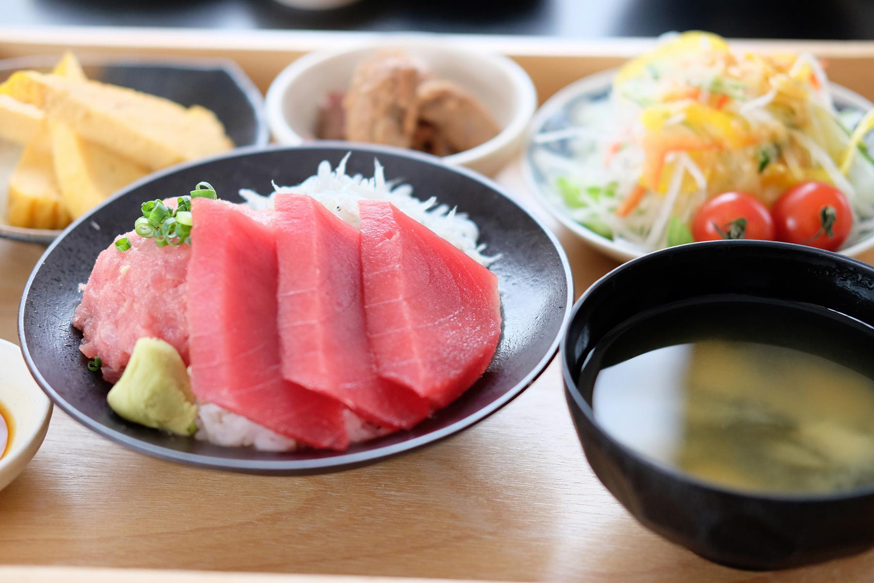 特選本まぐろ 中トロ赤身＋たたきセット　M006-013