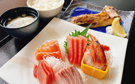 三崎「魚市場食堂」市場の日替り刺身と焼き魚定食お食事券　M017-005