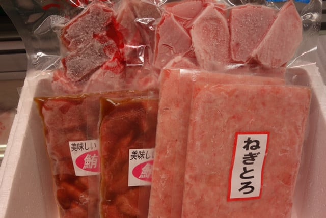 【海の幸を簡単に食べよう！】まぐろ＆さざえお手軽セット　M030-001