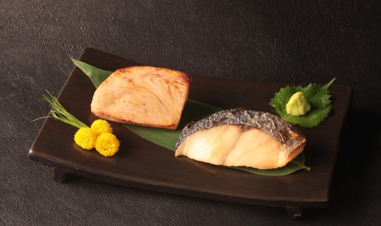 【素材にこだわる 羽床総本店】特上めかじき味噌漬・本さわら西京漬詰合せ 10切入（C202）　M019-011