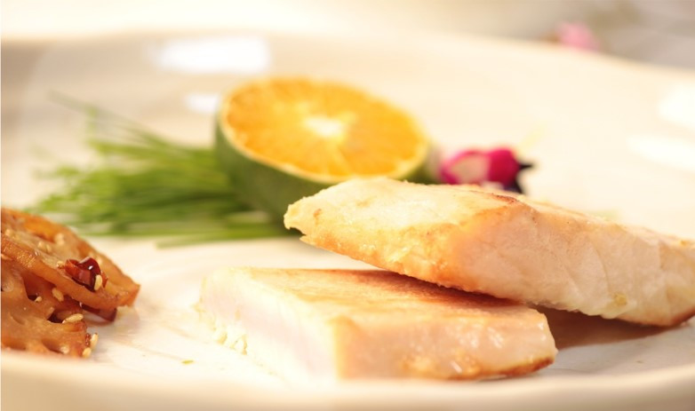 【素材にこだわる 羽床総本店】 めかじき味噌漬・本さわら西京漬詰合せ 10切入（C201）　M019-008