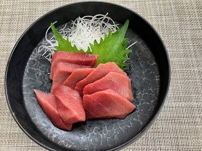 【お正月用D】天然目鉢鮪中とろ2柵・赤身1柵＜A5ランク＞（2025年12月30日にお届け）　M005-053-01