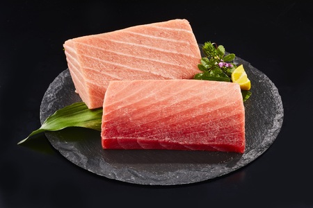 料亭の味をご自宅で、マグロの目利き名人宮川輝雄が送る 逸品のマグロ 中トロ＆大トロ　M071-003