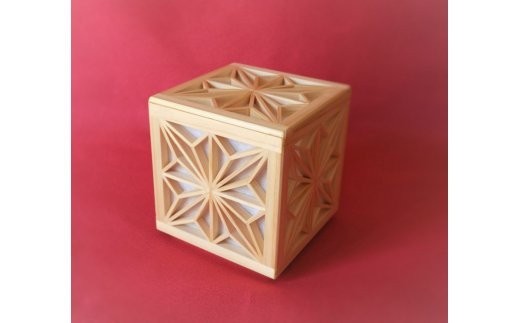 建具製作技能士がつくる小さな四角い行灯(角麻柄)