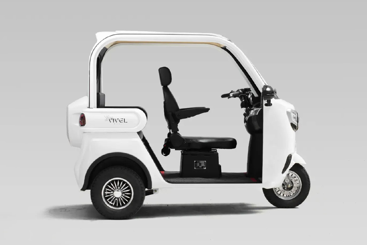 《電動トゥクトゥク》VIVEL (EV TRIKE) 3人乗り ST2000 ホワイト 航続50km｜ビベルトライク 電気トライク EVトゥクトゥク 電動乗り物 電動自動車 電気バイク [0543]
