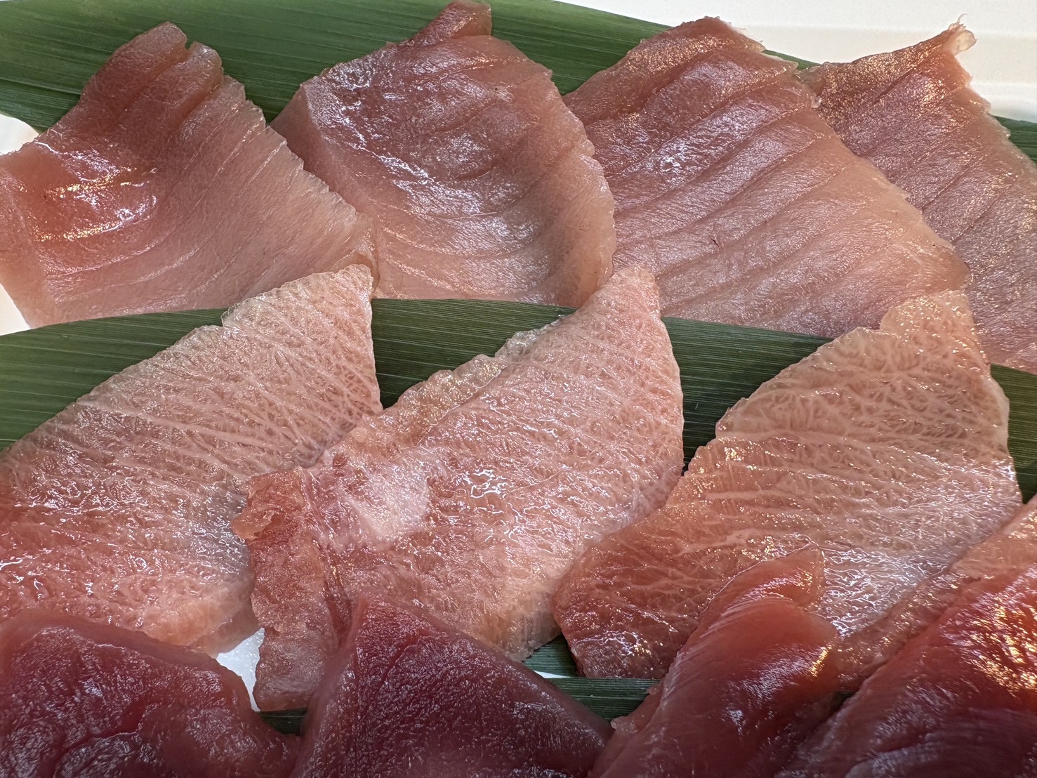 [ととパッチョ] 相模湾のまぐろ赤身 計320g (80g×4袋)《手軽にカルパッチョができるお魚スライス真空パック －80℃旬間凍結品》｜鮪 黒漫魚 金鎗魚 眞黒 まぐろ 魚 刺身 お刺身 冷凍 真空パック 相模湾 カルパッチョ お魚 海鮮 魚介 伊勢原市 [0921]