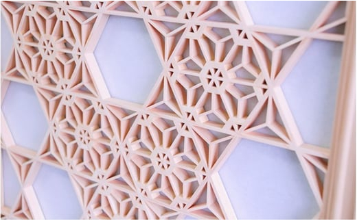 秋山建具店 創業80年の建具職人がつくる『飾り組子入壁掛「籠目に桜」』[0454]