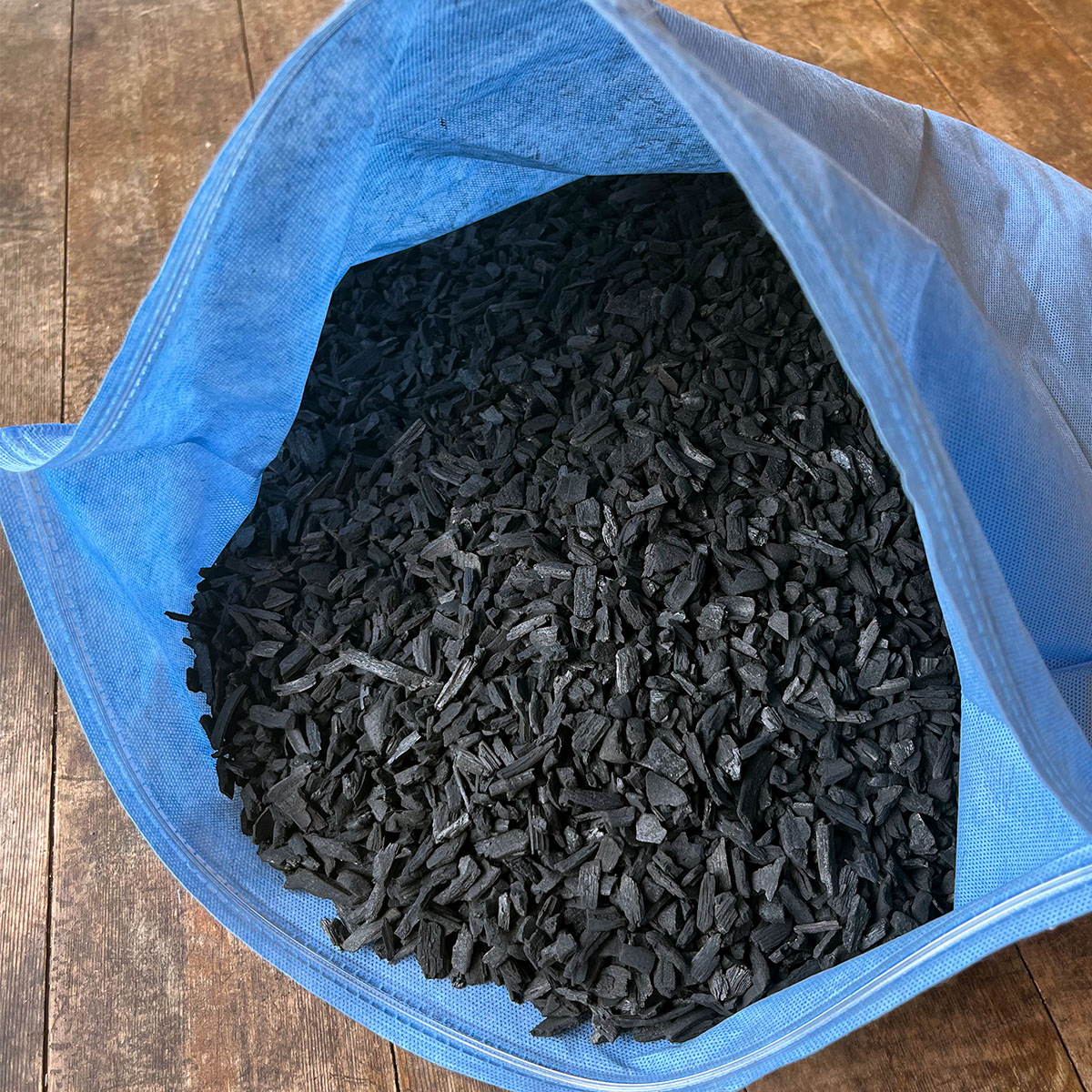 竹炭 床下調湿用 0.5畳用 4袋(1袋竹炭 10L)｜竹炭 消臭 調湿 ポーラス竹炭 タンスの中 匂い取り 湿気対策 [0608]