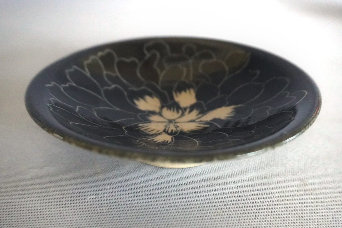 源太夫窯 和食器『丸皿』1枚 [黒]｜食器 お皿 源太夫窯 げんだゆうがま 村山恵子 陶芸品 陶芸作品 陶芸 作家 作品 窯元 [0961]