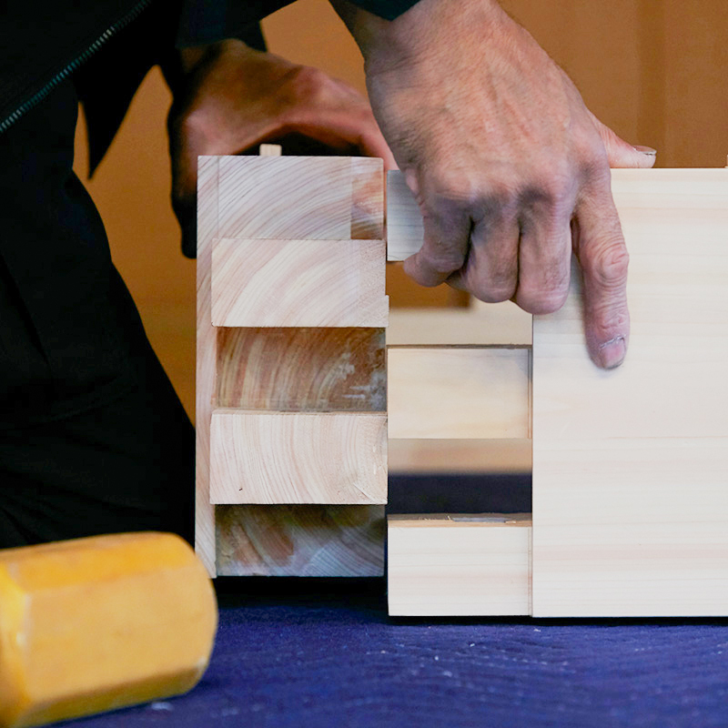 宮大工畳椅子「和座」半畳 (1人がけ)｜宮大工 建築 イス 椅子 畳 たたみ 花升木工社寺建築 伊勢原市 [0558]