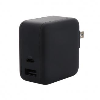 MOTTERU(モッテル) Power Delivery65W対応 USB Type-C×1ポート、USB Type-A×1ポート 合計最大63W AC充電器 かしこく充電 ２年保証（MOT-ACPD65WU1 スモーキーブラック 持ち運び【  ガジェット  海老名市 】