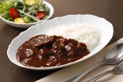 ≪新宿中村屋≫純欧風ビーフカレー「クリーミーなコクの濃厚リッチ」「コク深いデミの芳醇リッチ」　2種　計12袋【 神奈川県 海老名市 】