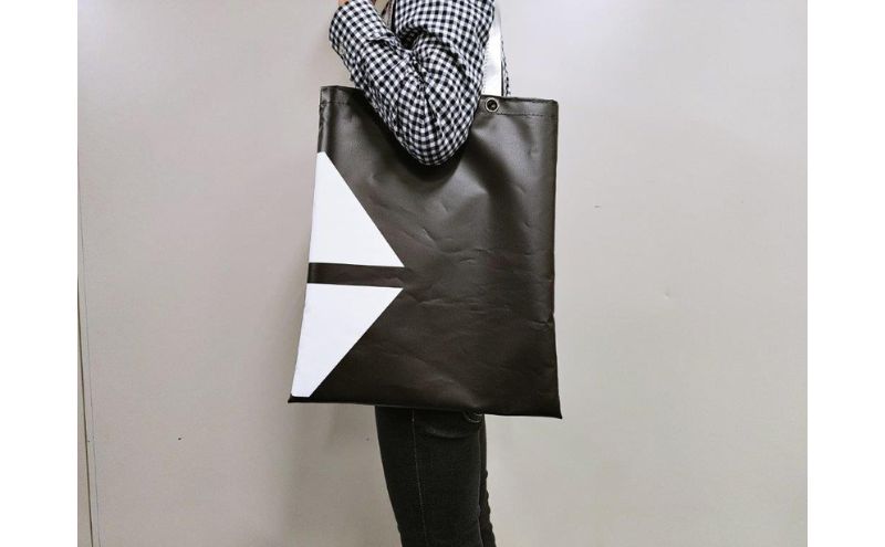 アップサイクルバッグ 雨の日も安心！ 持ち手も防水バッグ バッグインバッグ付き