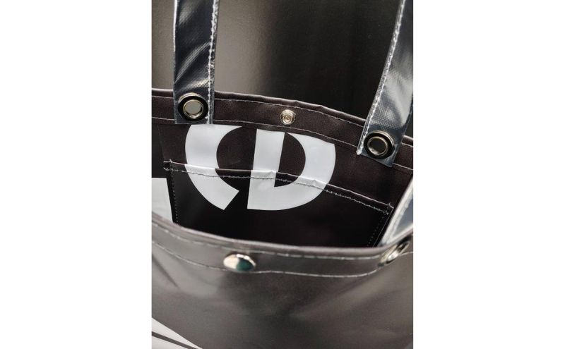 アップサイクルバッグ 雨の日も安心！ 持ち手も防水バッグ バッグインバッグ付き