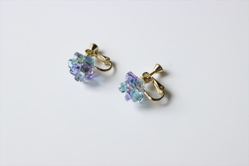 《コラージュ》イヤリング（アクアブルー×パープル）【 神奈川県 大磯町 レディースジュエリー ファッション小物 誕生日 お祝い ギフト 贈り物 ファッション 】