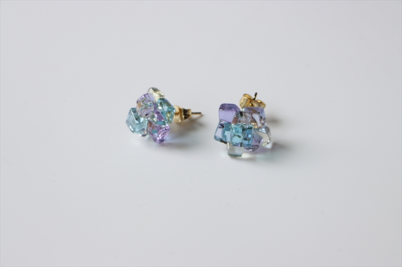 《コラージュ》 ピアス（アクアブルー×パープル）【 神奈川県 大磯町 レディースジュエリー ファッション小物 誕生日 お祝い ギフト 贈り物 ファッション 】