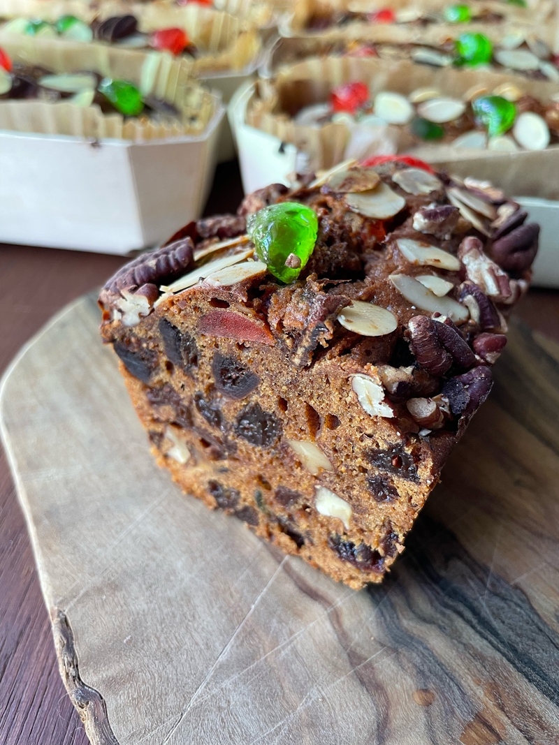 [期間限定] Lee`s Bread シュトレン、キャラメルフルーツケーキ Xmasギフトボックス〈出荷時期：2025年12月4日出荷開始～2025年12月18日出荷終了〉【 神奈川県 大磯町 】