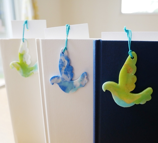 大磯で廃棄されたペットボトルキャップをアップサイクル＜アオバトチャーム付きブックマーカー３個セット＞【 神奈川県 大磯町 】