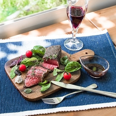 国産牛ローストビーフ1.26kg【レホール(西洋わさび)・ソース付き】【配送不可地域：離島】