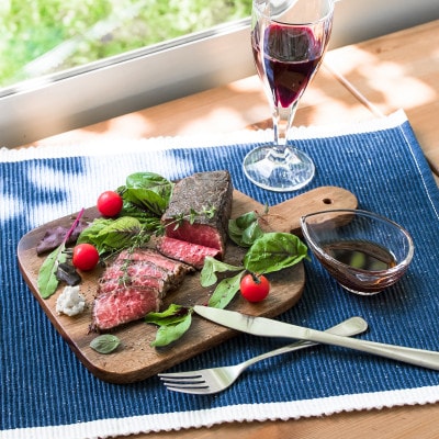 【2025年11月発送開始】国産牛ローストビーフ420g【レホール(西洋わさび)・ソース付き】【配送不可地域：離島】