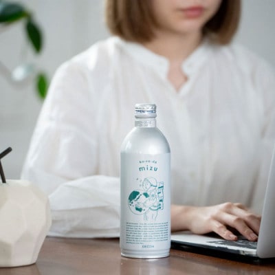 DECON ka-ra-da mizu (みず) 490ml 1箱24本入り
