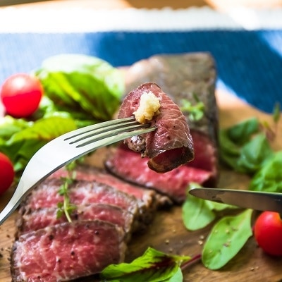 国産牛ローストビーフ1.26kg【レホール(西洋わさび)・ソース付き】【配送不可地域：離島】