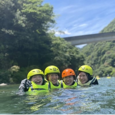 神奈川の秘境でリバーラン!川に流されるリラックスアドベンチャー体験を!