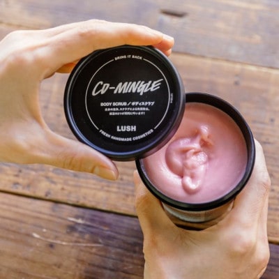 LUSH ラッシュ コーミングル ボディスクラブ225g