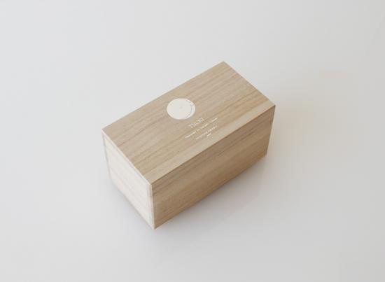 丸三安田瓦工業(株)　TSUKI 　ペアぐい呑み