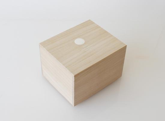 丸三安田瓦工業(株)　TSUKI 　ペアぐい呑み＆片口