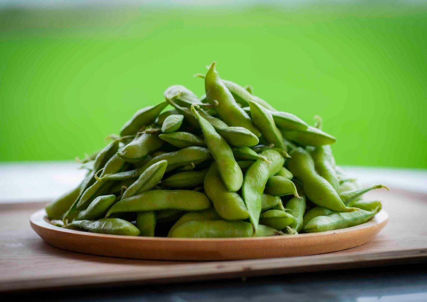 旬の「黒埼茶豆」(1kg)と新潟限定ビイル「風味爽快ニシテ」(350ml×12本)セット