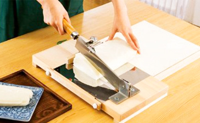 〈もち切りおまかせカッター 餅のしトレー付〉 もち切り機 ステンレス 餅切り 補助板付き