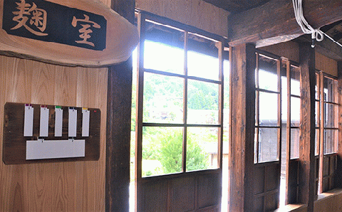 H4-06A越乃景虎　大吟醸秘蔵酒(桐箱入) 1800ml【諸橋酒造】