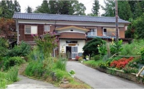 12-07B農家民宿「UNEHAUS」どぶろく飲み放題付きペア宿泊券