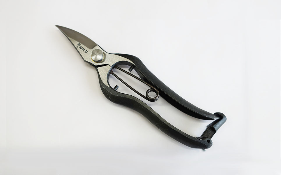 剪定芽切鋏 剪定鋏 園芸刃物 プロ仕様 最高峰 果樹園から好評 園芸用品 燕三条製 [新月山] 【020P094】