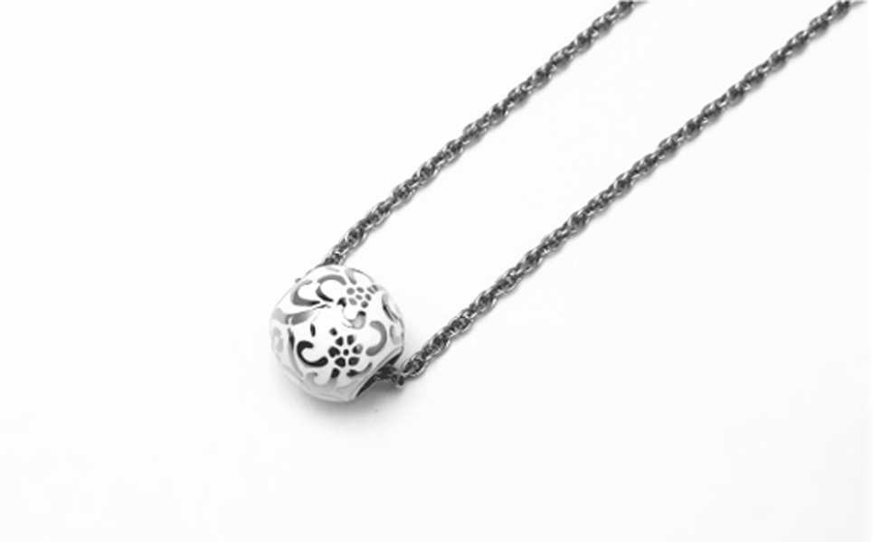 [leger（レジエ）] 純チタンネックレス 花玉(ハナダマ) 白【050P003】