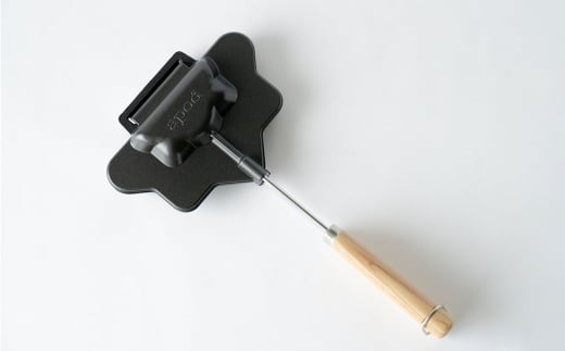 耳まで焼けるホットサンドメーカー ポリゴン 食パン1枚からOK 着脱式 ガス火専用 収納袋付き 日本製 燕三条製 調理器具 キッチン用品 アウトドア用品 キャンプ用品 バーベキュー 新生活 一人暮らし [apod]【010P113