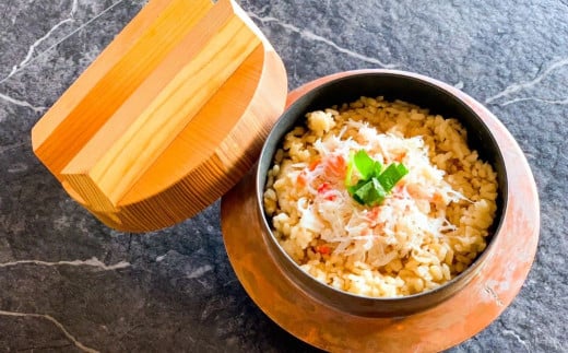 料亭の釜飯 3種詰め合わせ（蟹・海鮮・鶏 各2人前400g×冷凍3パック） [老舗割烹料亭 遊亀楼魚兵] 【010S425】