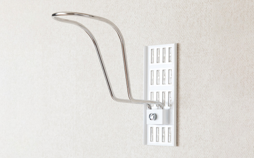 石膏ボード用固定金具 METMEN（メットメン）白マグネットカバー付き 壁美人 ヘルメットハンガー ヘルメット 壁掛けホルダー ホッチキス 簡単 おしゃれ 玄関 リビング 【017S127】