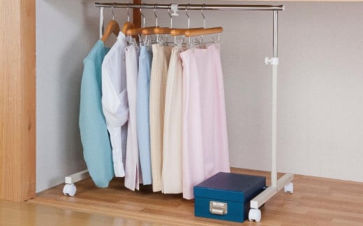 簡単組立クローゼット下伸縮ハンガー 押入れラック アジャスター キャスター付き シンプル コンパクト 収納 燕三条製 【030S040】